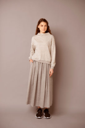 Cotton border bottleneck sweatshirt / Cotton corduroy gathered skirt