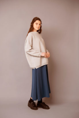Knit sweater / Flare skirt