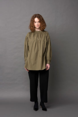 Gather blouse / Stretch punch pants