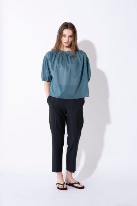Gathered blouse / Twill pants